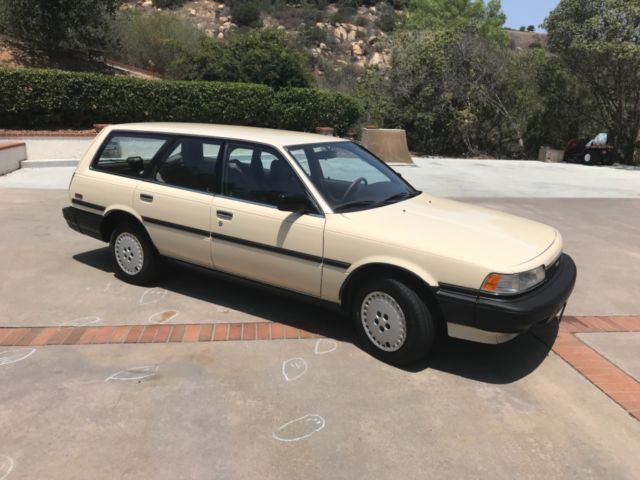 1987 toyota camry wagon