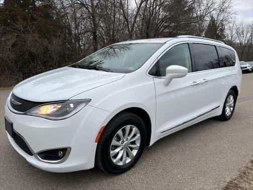 2019 chrysler pacifica touring l in jordan, minnesota