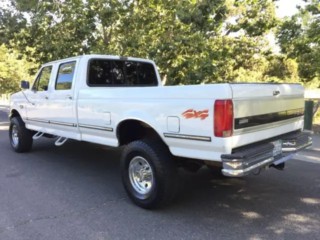 1993 ford f-350 xlt 4x4 diesel crew cab, only 115,000 miles excel. cond