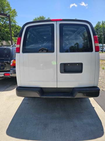 2011 gmc savana 3500 diesel