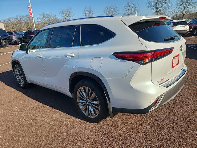 2022 toyota highlander platinum