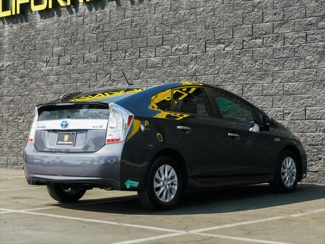 2015 toyota prius plug-in base