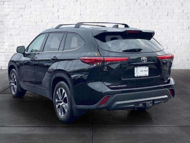2022 toyota highlander xle