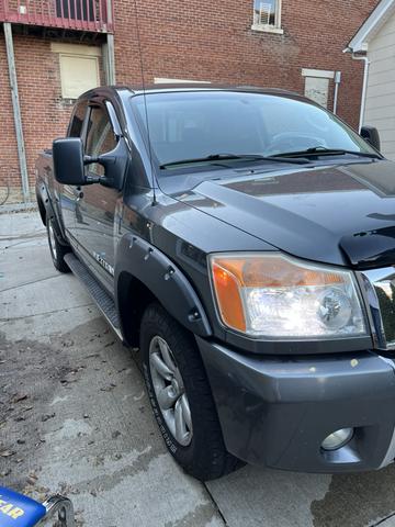 2008 nissan titan se