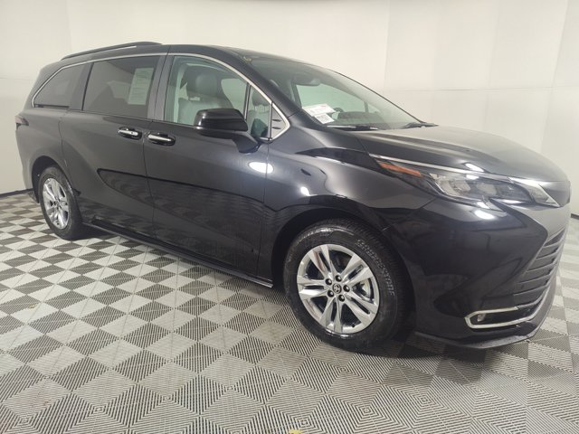 2024 toyota sienna xle