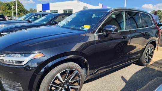 2021 volvo xc90 t6 momentum 7-passenger