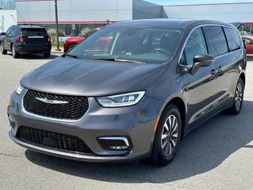 2022 chrysler pacifica hybrid touring l front-wheel drive passenger van in south bend, indiana