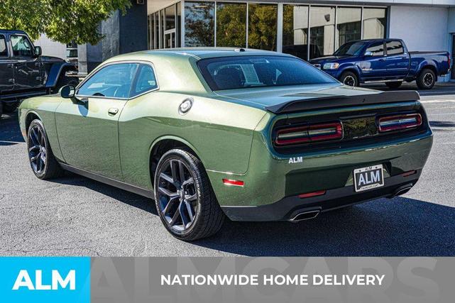 2022 dodge challenger sxt