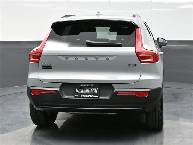 2024 volvo xc40 b5 ultimate dark theme