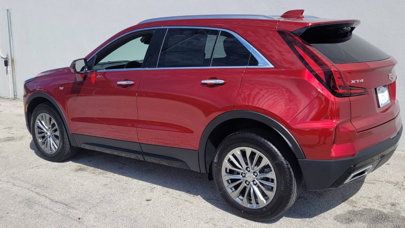 2024 cadillac xt4 premium luxury