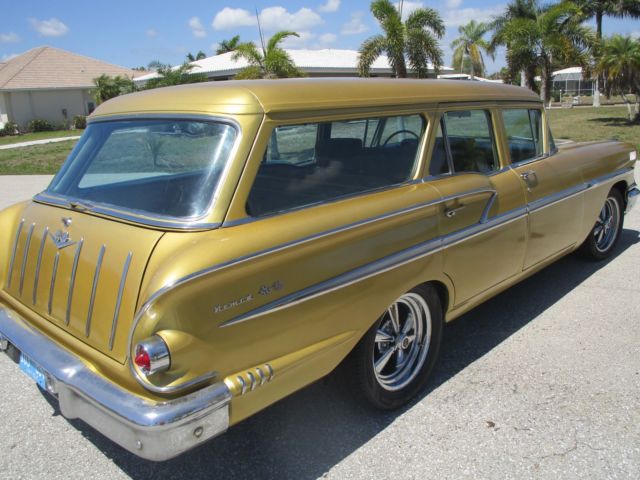 1958 chevy nomad with orignail 348 engine w/ tri power carbs