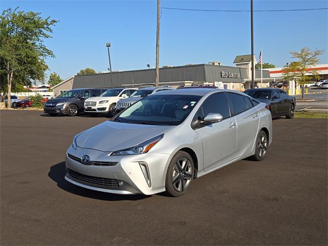2022 toyota prius l
