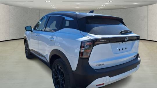 2025 Nissan Kicks sr