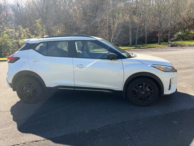 2024 nissan kicks sr