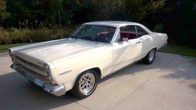 mercury: comet caliente, frost white, new red interior, detailed engine 289 auto