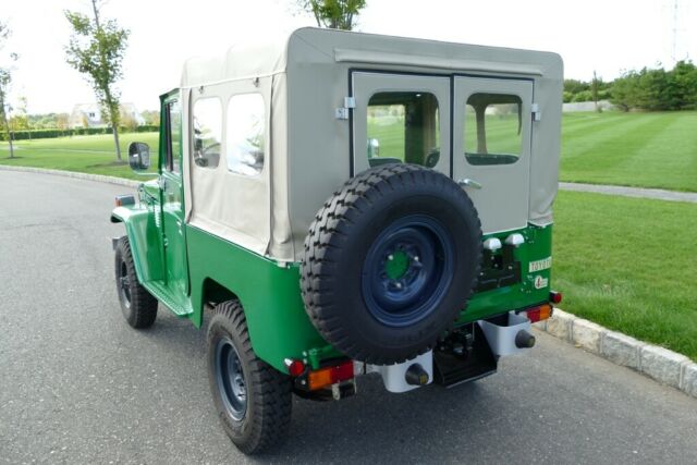 1983 toyota land cruiser fj40 completely restored