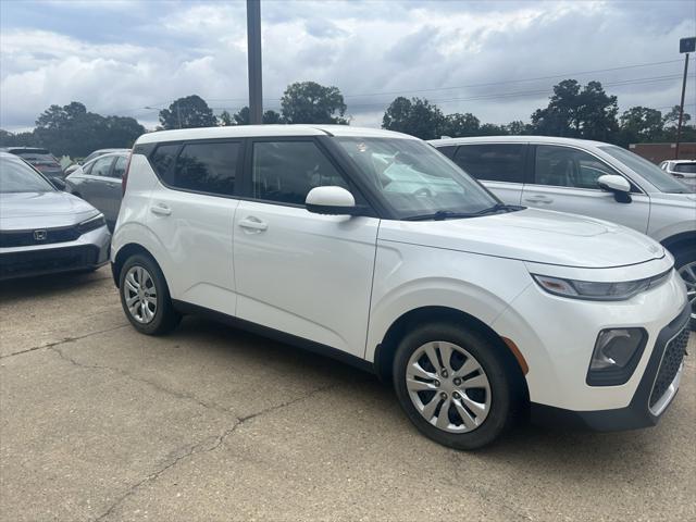 2022 kia soul lx
