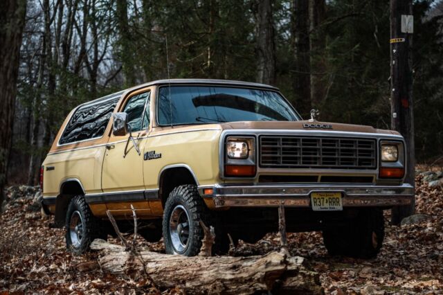 1985 dodge ramcharger royal se / prospector