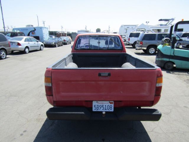 1991 toyota pickup truck 4-cylinder gas automatic no reserve