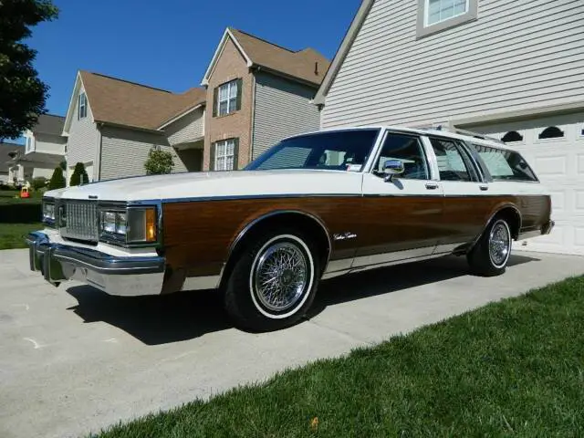 89 oldsmobile custom cruiser mint!