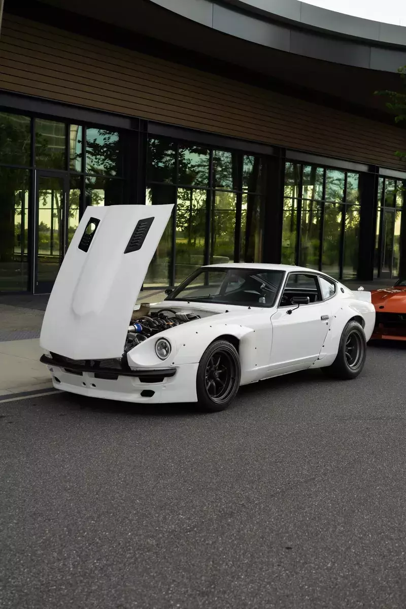 1977 datsun 280z coupe white
