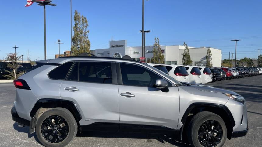 2022 toyota rav4 hybrid se