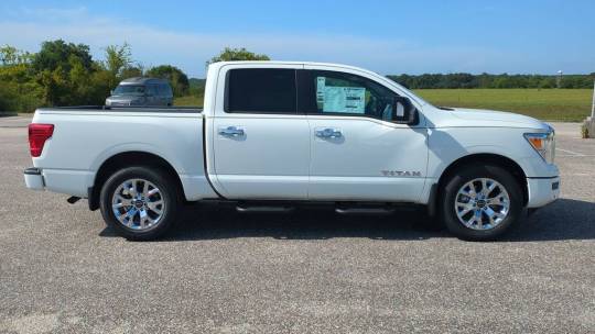 2024 Nissan Titan sv