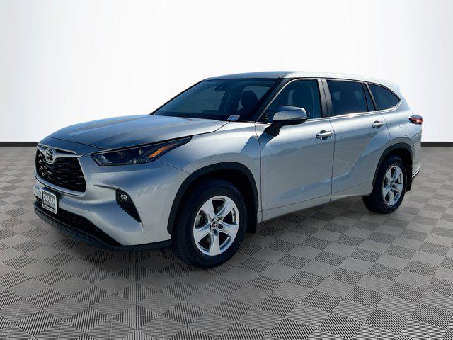 2023 toyota highlander le
