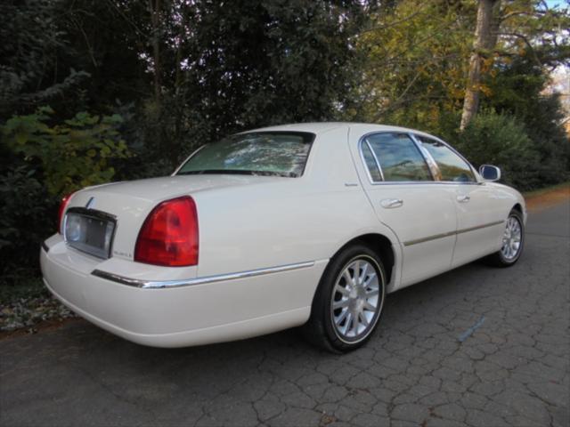 2007 lincoln town car signature