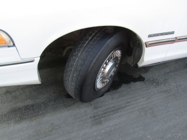 1992 ford crown victoria used 4.6l v8 16v automatic sedan premium no reserve