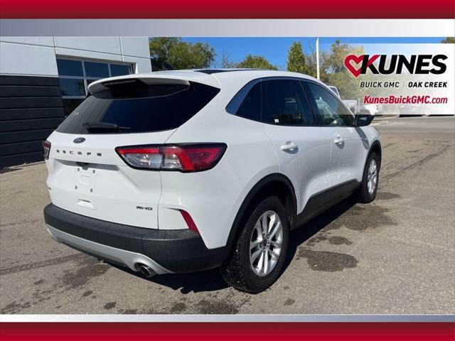 2022 ford escape se