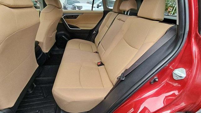 2019 toyota rav4 le