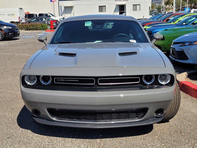 2023 dodge challenger sxt