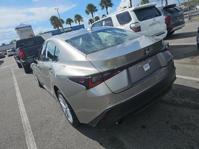 2021 lexus is 300 base