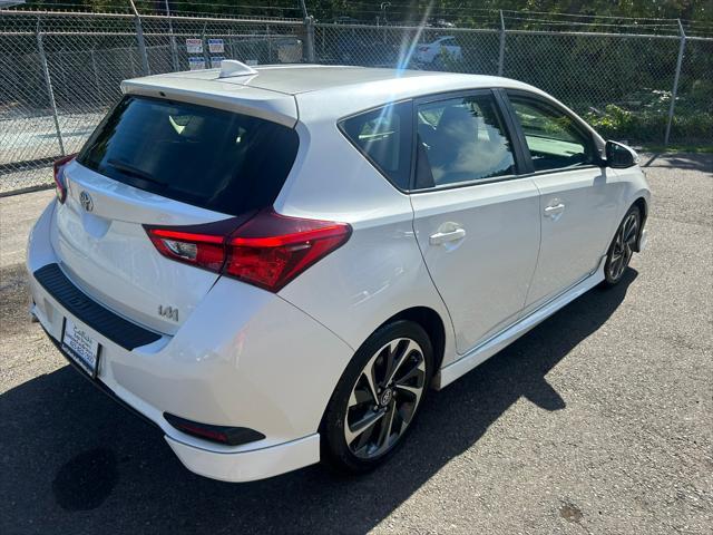 2017 toyota corolla im base