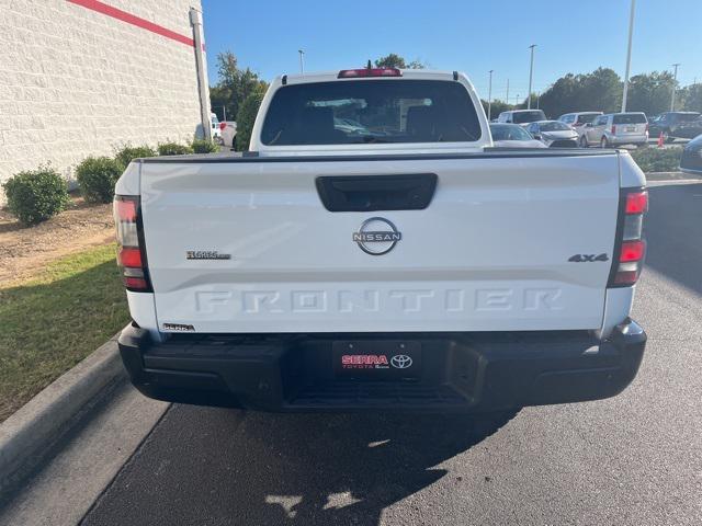2022 nissan frontier s