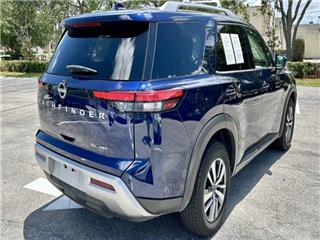 2023 Nissan Pathfinder sl