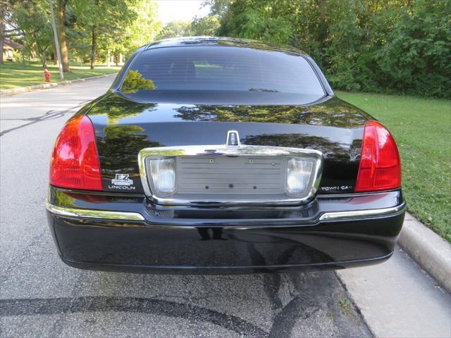 2006 lincoln town car signature
