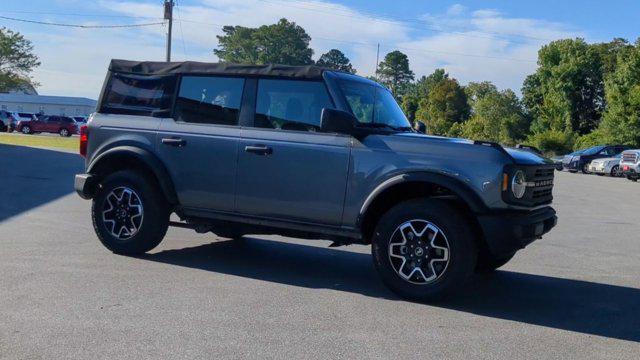 2022 ford bronco base