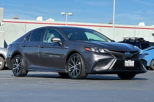 2021 toyota camry se