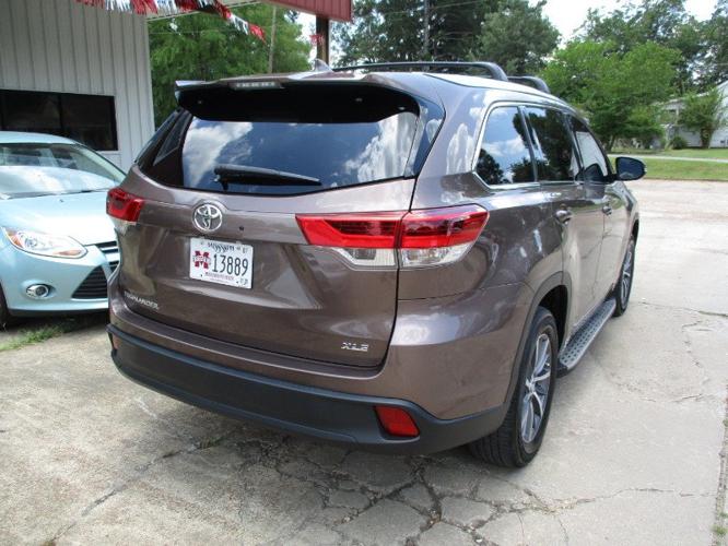 used 2017 toyota highlander fwd v6 calhoun city, ms 38916 for sale in calhoun city, mississippi