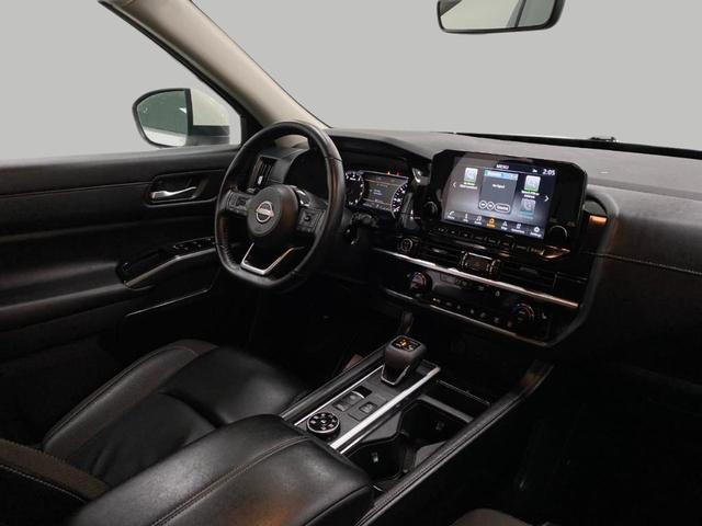 2023 nissan pathfinder sl