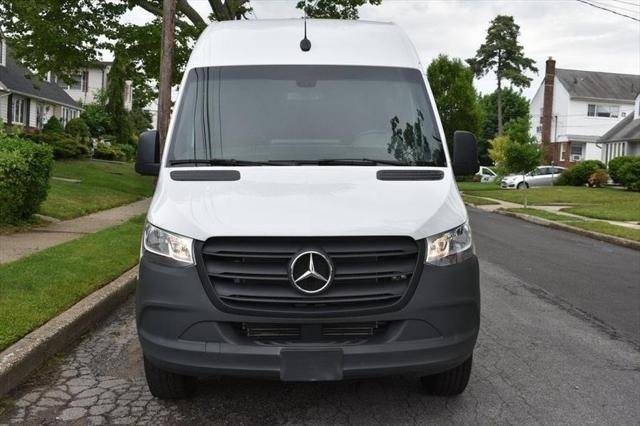 2022 mercedes-benz sprinter 2500 standard roof