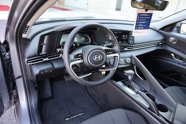 2024 hyundai elantra se