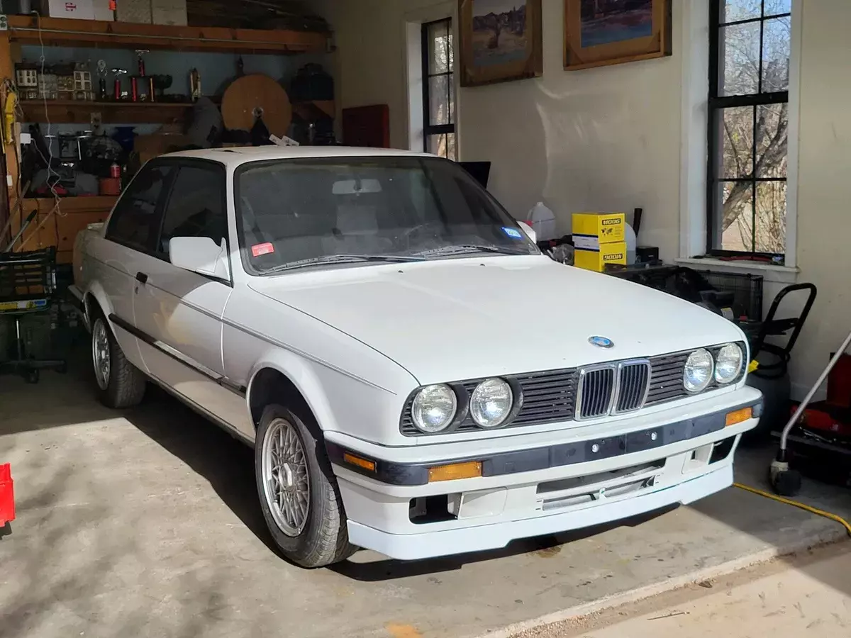 1991 bmw 3-series white rwd manual is