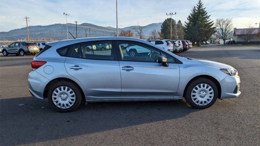 2022 subaru impreza base
