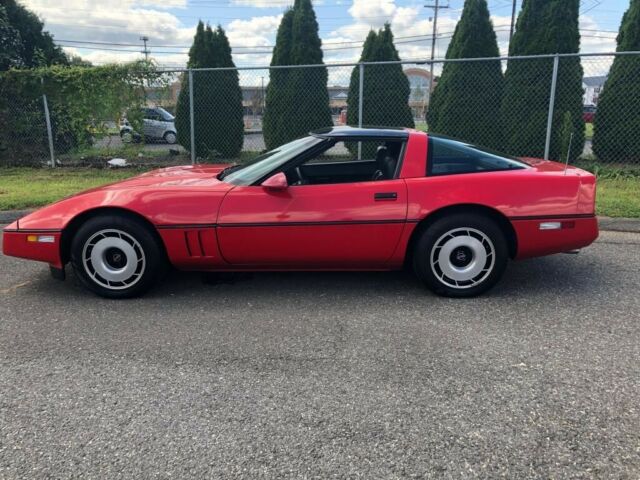 1985 chevrolet corvette coupe red 61,000 miles all serviced