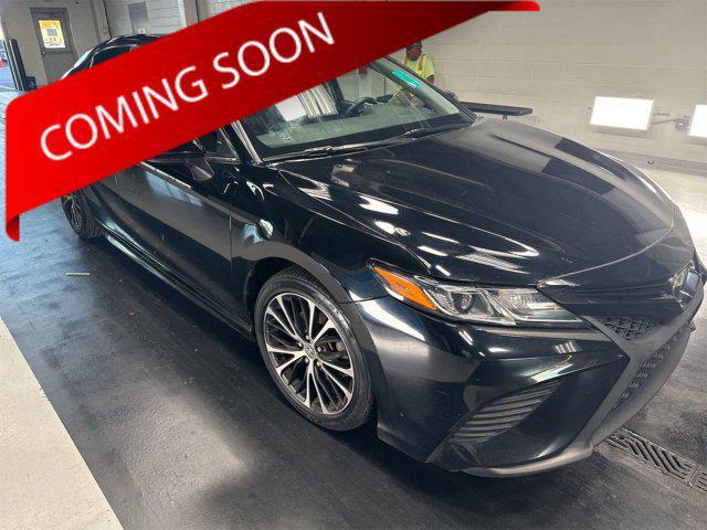2020 toyota camry se