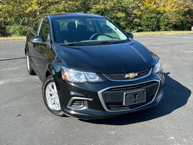 2020 chevrolet sonic fwd sedan lt
