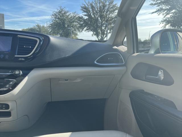 2017 chrysler pacifica touring-l